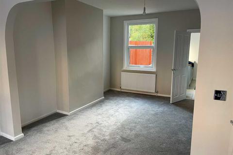 3 bedroom terraced house to rent, Pratt Road, Rushden