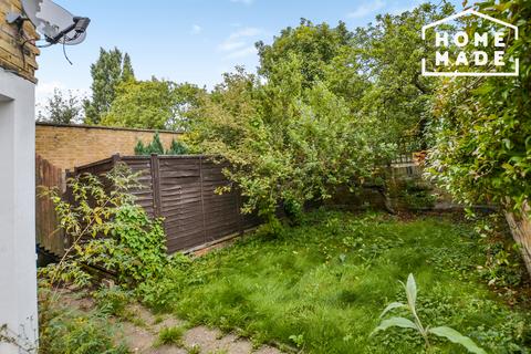 3 bedroom semi-detached house to rent, Alderbrook Road Clapham SW12 8AF