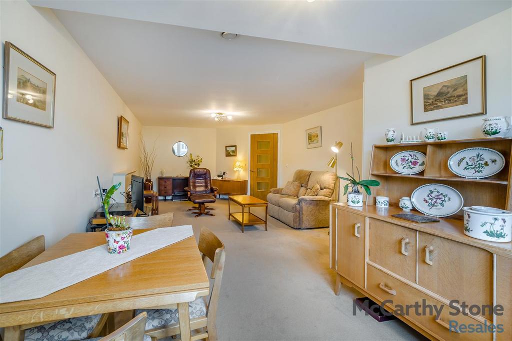 8628269-interior05.jpg