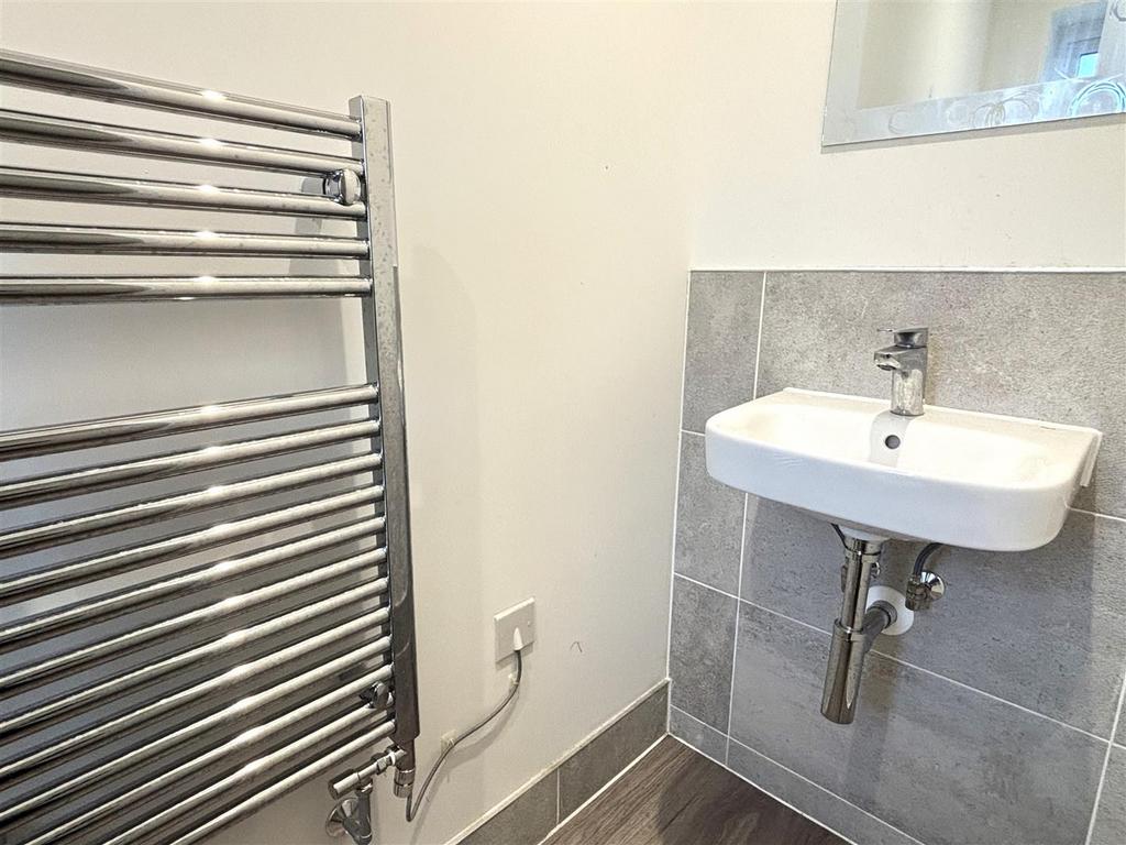 Downstairs cloak room.JPG