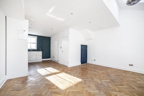 2 bedroom flat for sale, Top Floor Flat, Landor Road, London, SW9