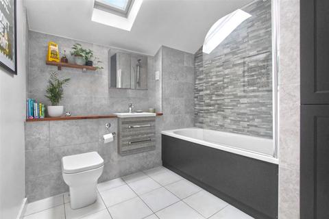 34a Foundry Gate, Waltham Cross, EN8 7HR