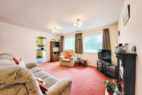 2 bedroom flat for sale, Thorndale Court, Timperley, Altrincham, Greater Manchester, WA15