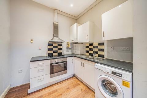 2 bedroom flat to rent, Peckham High Street London SE15