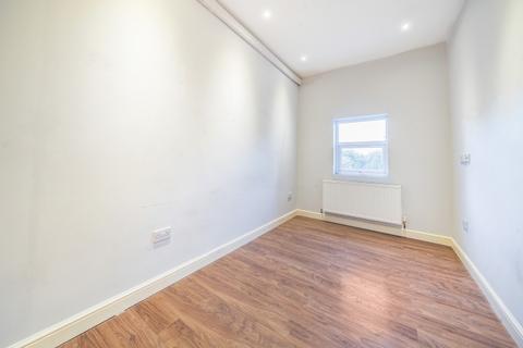 2 bedroom flat to rent, Peckham High Street London SE15