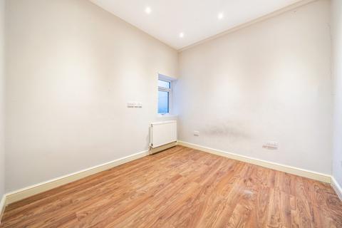 2 bedroom flat to rent, Peckham High Street London SE15