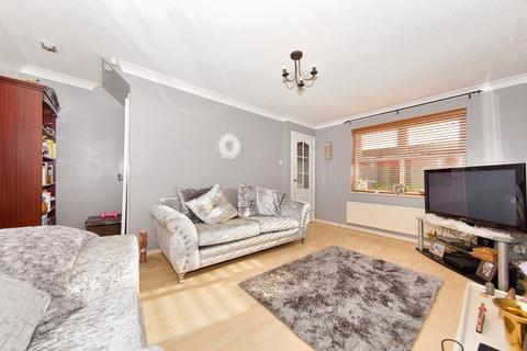 3 bedroom end of terrace house for sale, Laneside Gardens, Churwell, Leeds