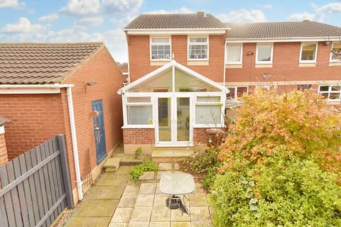 3 bedroom end of terrace house for sale, Laneside Gardens, Churwell, Leeds