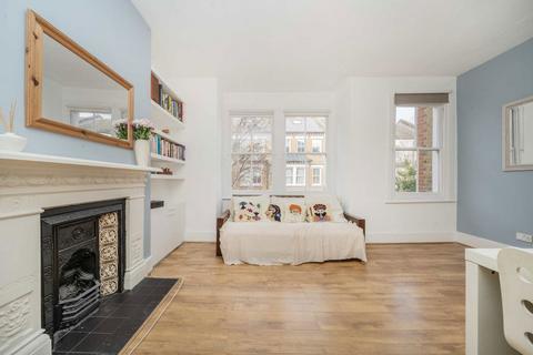 1 bedroom flat to rent, Heyford Avenue, London SW8