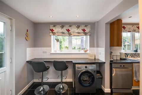 2 bedroom semi-detached house for sale, Riverside, Horley