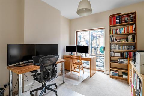 81 Oakhill Road, Sutton, SM1 3AA