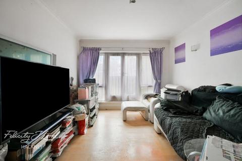 1 bedroom flat for sale, Clarissa Street, Hackney, E8