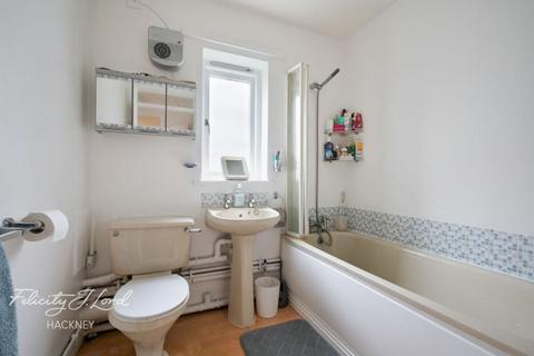 1 bedroom flat for sale, Clarissa Street, Hackney, E8