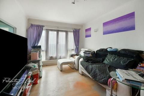 1 bedroom flat for sale, Clarissa Street, Hackney, E8