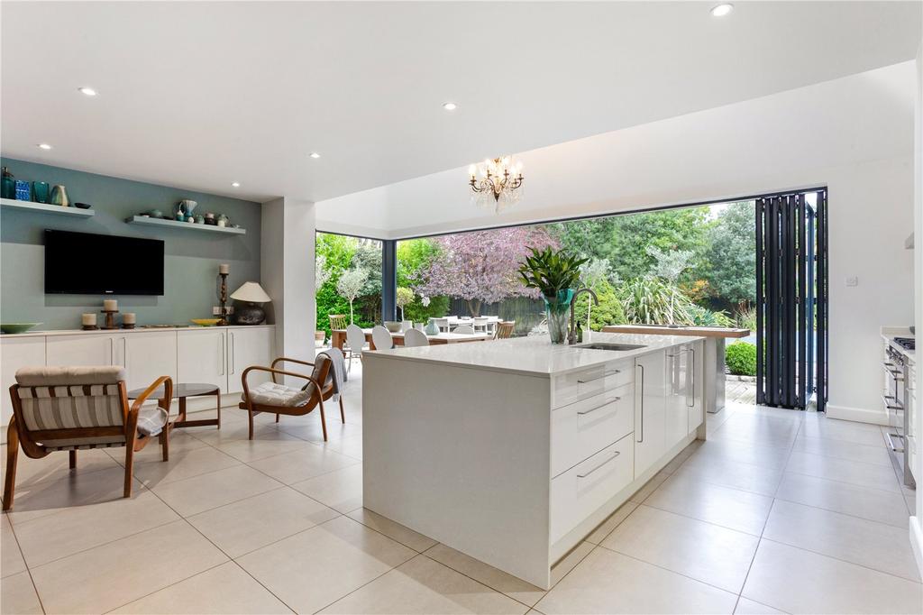 Kitchen /Dining Room