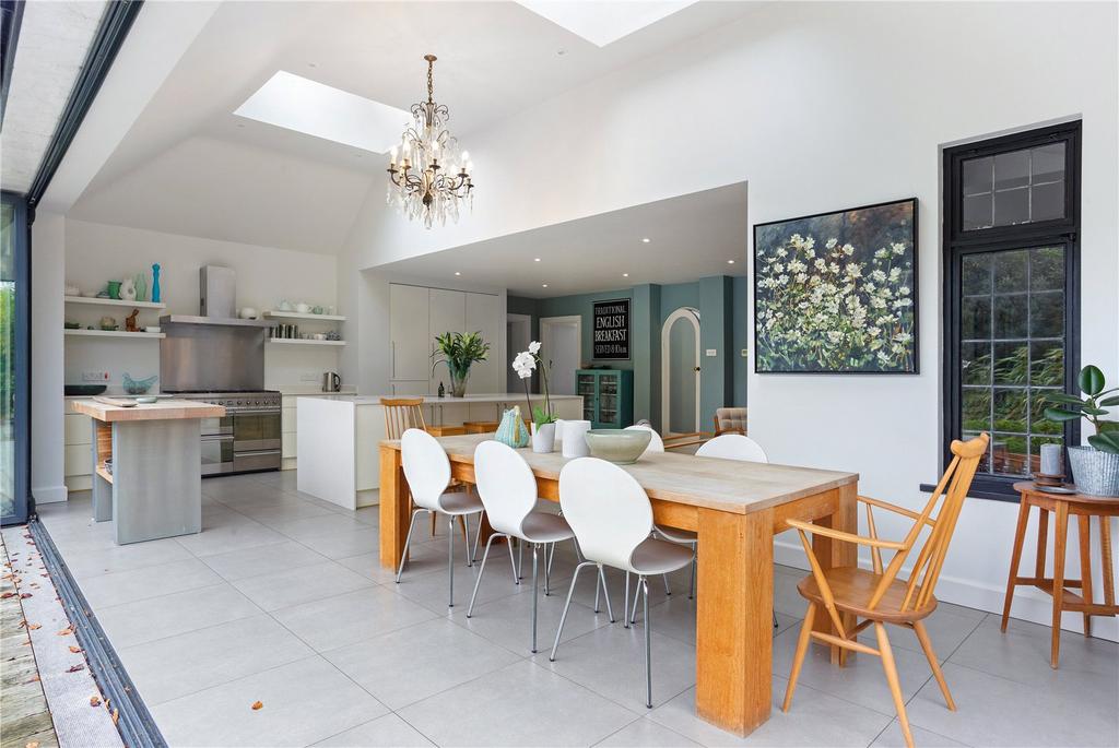 Kitchen /Dining Room