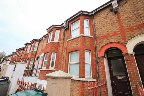 4 bedroom semi-detached house to rent, Brading Road, Brighton