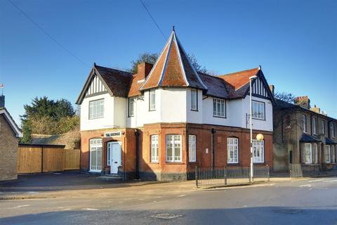 1 bedroom flat to rent, High Street, Huntingdon