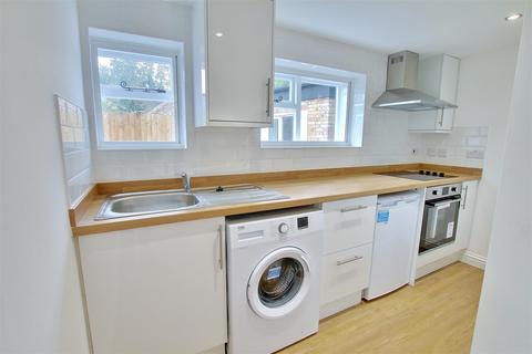 1 bedroom flat to rent, High Street, Huntingdon