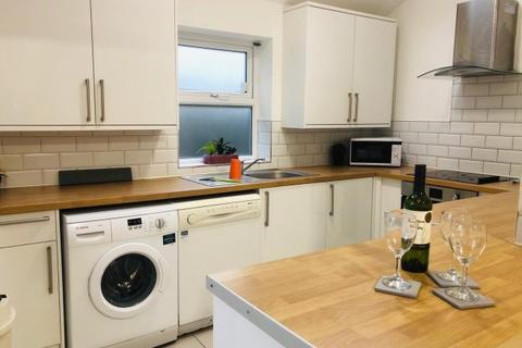 6 bedroom house share to rent, Pomona Street