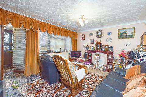 3 bedroom end of terrace house for sale, Kingsnorth Close, Hoo St. Werburgh, Rochester ME3 9JE