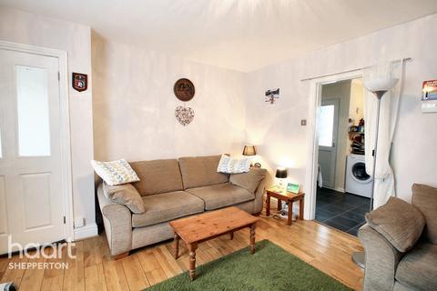 2 bedroom end of terrace house for sale, Charlton Lane, Shepperton