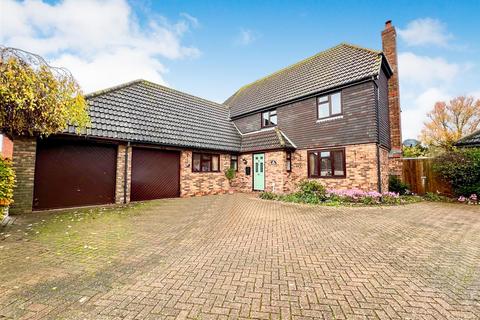 5 bedroom detached house for sale, Sheerwater Close, Burnham-on-Crouch