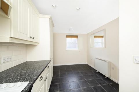 2 bedroom flat to rent, Wilkinsons Court, Easingwold, York