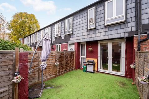 2 bedroom terraced house for sale, Langdale Close, Elephant and Castle, London, SE17