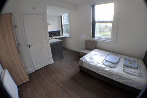 5 bedroom house to rent, Hanover Square, Leeds