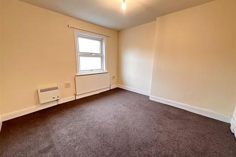 1 bedroom terraced house to rent, Buxton Road, Leek