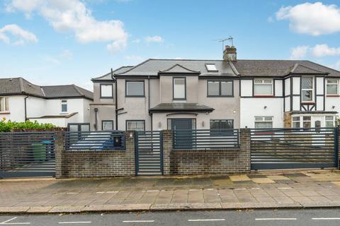 4 bedroom semi-detached house for sale, Queens Walk, Kingsbury, London, NW9