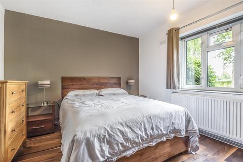 1 bedroom flat for sale, Rocks Lane, Barnes, London, SW13