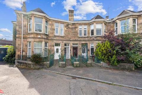 3 bedroom flat to rent, Balvaird Crescent, Glasgow G73