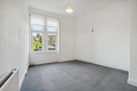 3 bedroom flat to rent, Balvaird Crescent, Glasgow G73