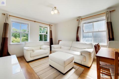 2 bedroom flat to rent, Genotin Road, Enfield EN1