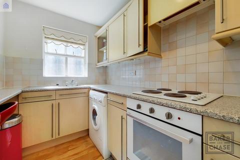 2 bedroom flat to rent, Genotin Road, Enfield EN1