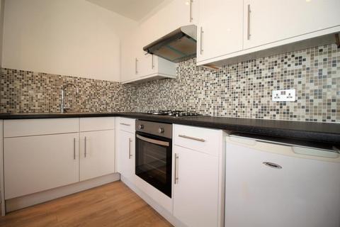 2 bedroom flat to rent, Minster Road, London NW2