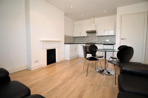 2 bedroom flat to rent, Minster Road, London NW2