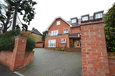 2 bedroom apartment for sale, Elms Road, Harrow Weald, HA3