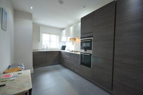 2 bedroom apartment for sale, Elms Road, Harrow Weald, HA3