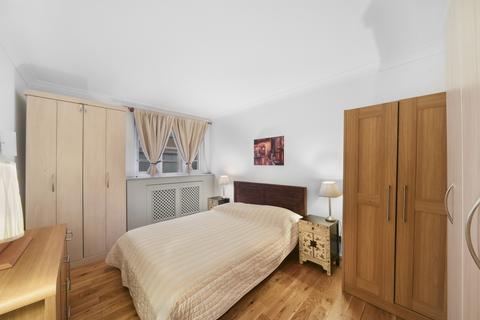 2 bedroom flat to rent, Lowndes Square, Knightsbridge SW1X