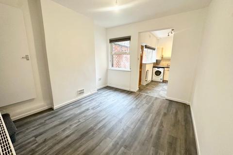 3 bedroom terraced house to rent, Leighton Street, Nottingham, Nottinghamshire, NG3 2FZ