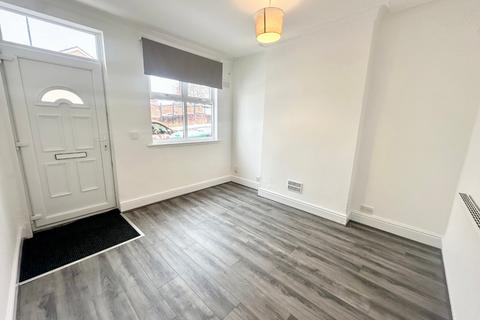 3 bedroom terraced house to rent, Leighton Street, Nottingham, Nottinghamshire, NG3 2FZ