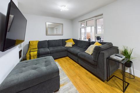 270 Long Chaulden, Hemel Hempstead, HP1 2NX