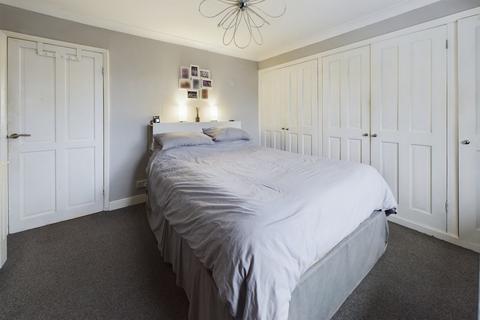 270 Long Chaulden, Hemel Hempstead, HP1 2NX