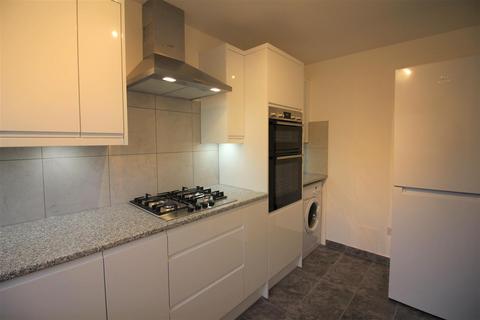 1 bedroom flat to rent, Aylsham Drive, Ickenham