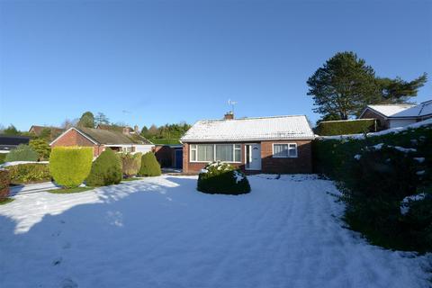 2 bedroom detached bungalow for sale, Alverley Close, Copthorne, Shrewsbury