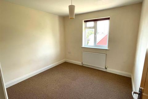 2 bedroom apartment to rent, Seaton Court, Littlehampton BN17