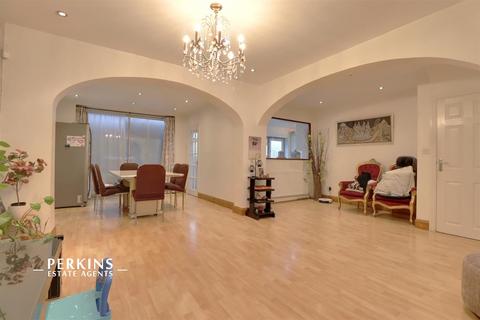 4 bedroom detached house for sale, Greenford, UB6